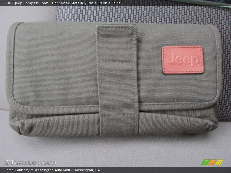 Light Khaki Metallic / Pastel Pebble Beige 2007 Jeep Compass Sport