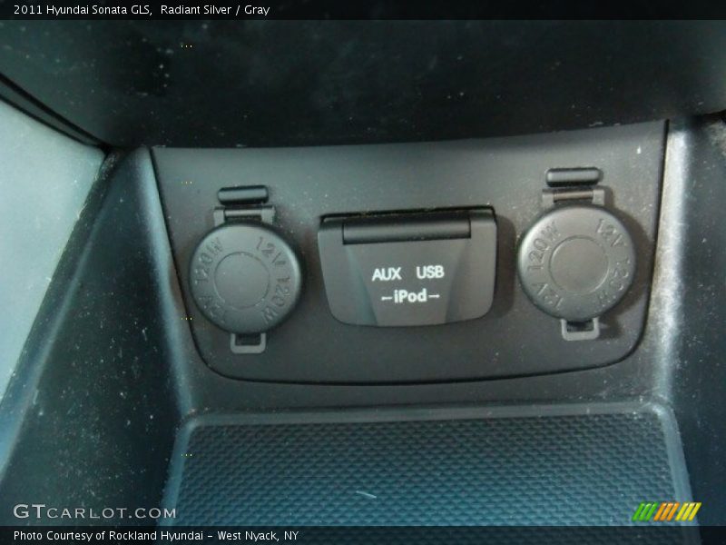 Radiant Silver / Gray 2011 Hyundai Sonata GLS