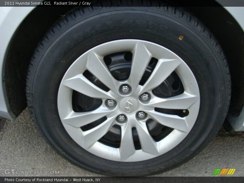 Radiant Silver / Gray 2011 Hyundai Sonata GLS