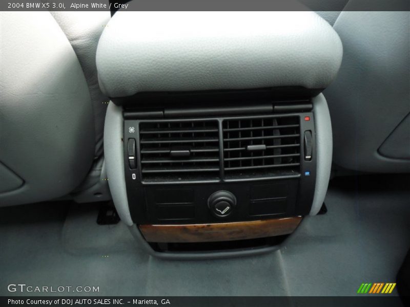 Alpine White / Grey 2004 BMW X5 3.0i