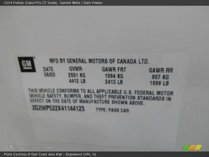 Summit White / Dark Pewter 2004 Pontiac Grand Prix GT Sedan