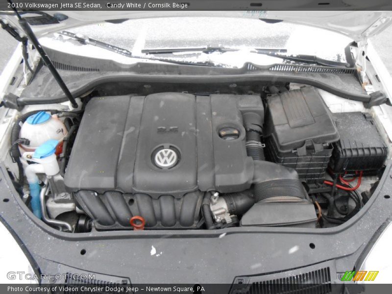 Candy White / Cornsilk Beige 2010 Volkswagen Jetta SE Sedan