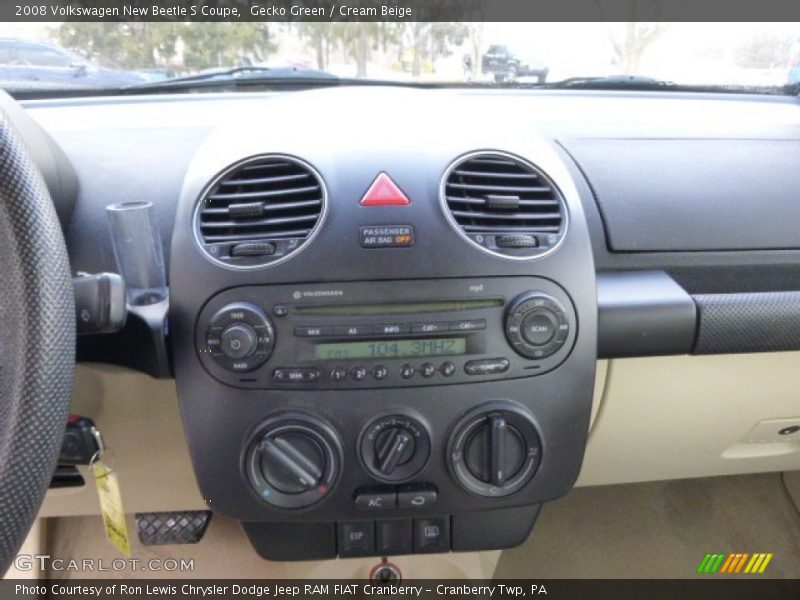 Gecko Green / Cream Beige 2008 Volkswagen New Beetle S Coupe