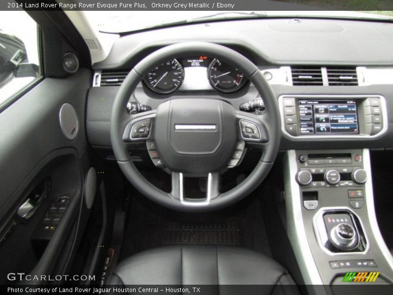 Dashboard of 2014 Range Rover Evoque Pure Plus