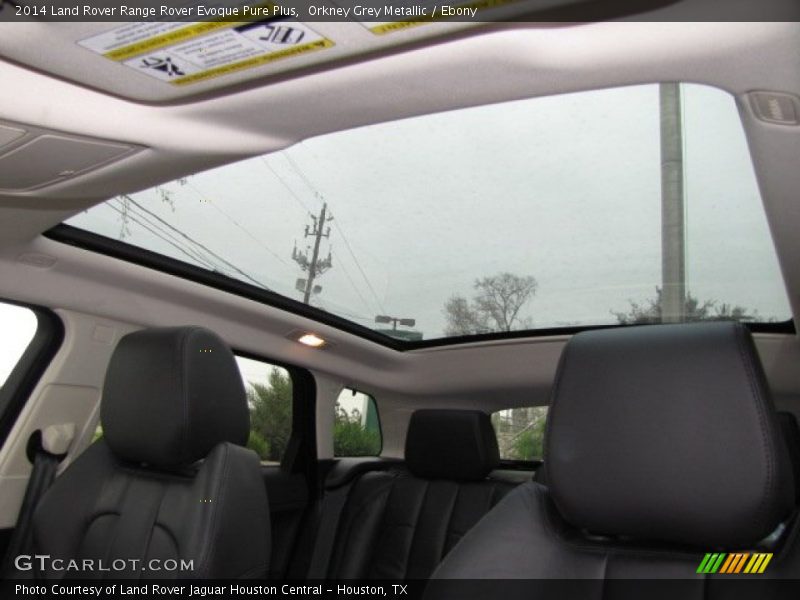 Sunroof of 2014 Range Rover Evoque Pure Plus