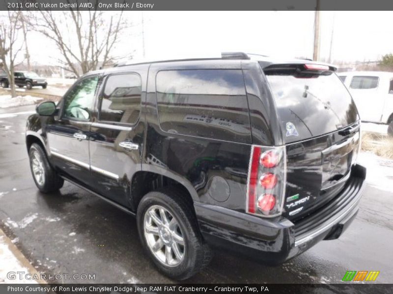 Onyx Black / Ebony 2011 GMC Yukon Denali AWD