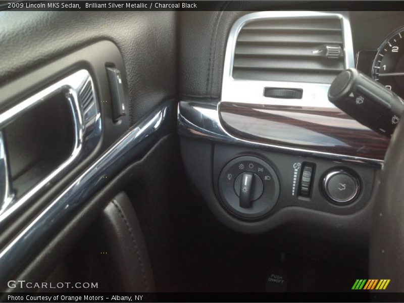 Brilliant Silver Metallic / Charcoal Black 2009 Lincoln MKS Sedan