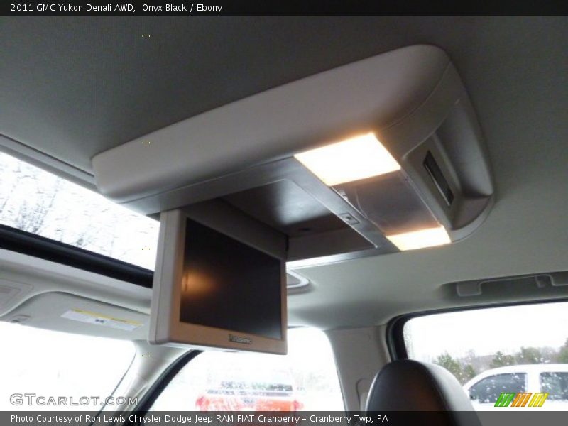 Onyx Black / Ebony 2011 GMC Yukon Denali AWD