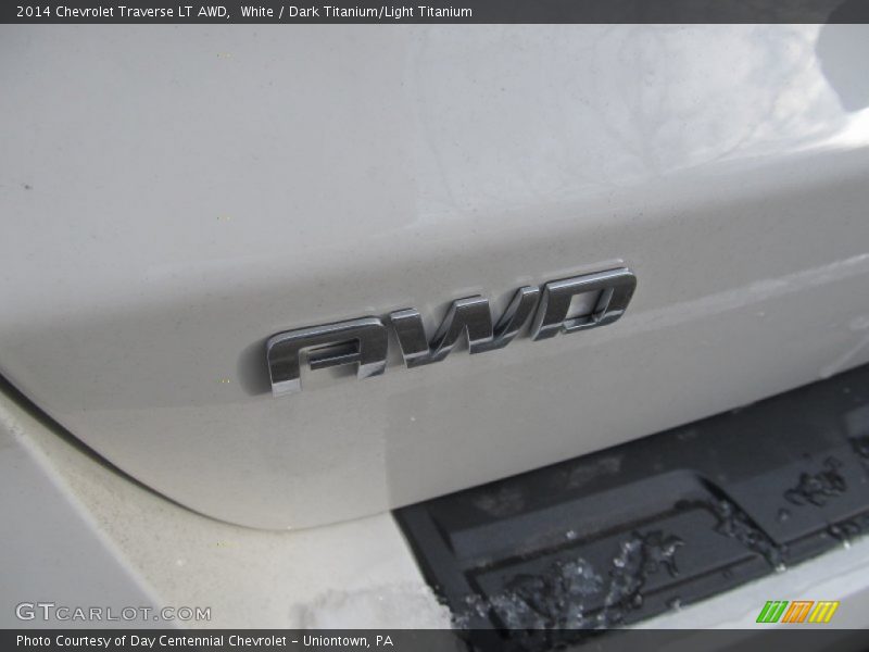 White / Dark Titanium/Light Titanium 2014 Chevrolet Traverse LT AWD