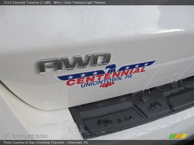 White / Dark Titanium/Light Titanium 2014 Chevrolet Traverse LT AWD