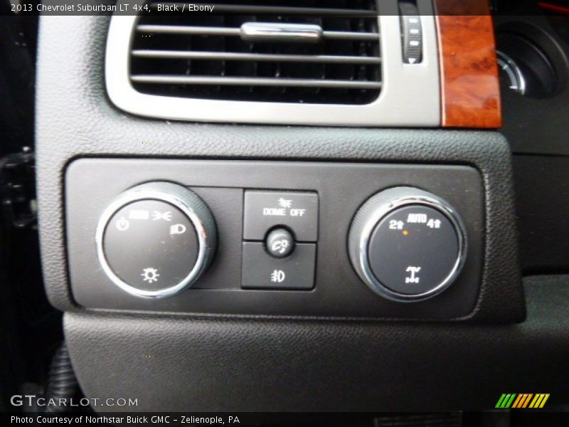 Black / Ebony 2013 Chevrolet Suburban LT 4x4