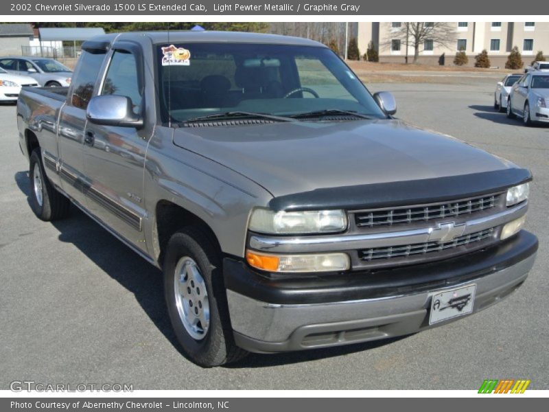 Light Pewter Metallic / Graphite Gray 2002 Chevrolet Silverado 1500 LS Extended Cab