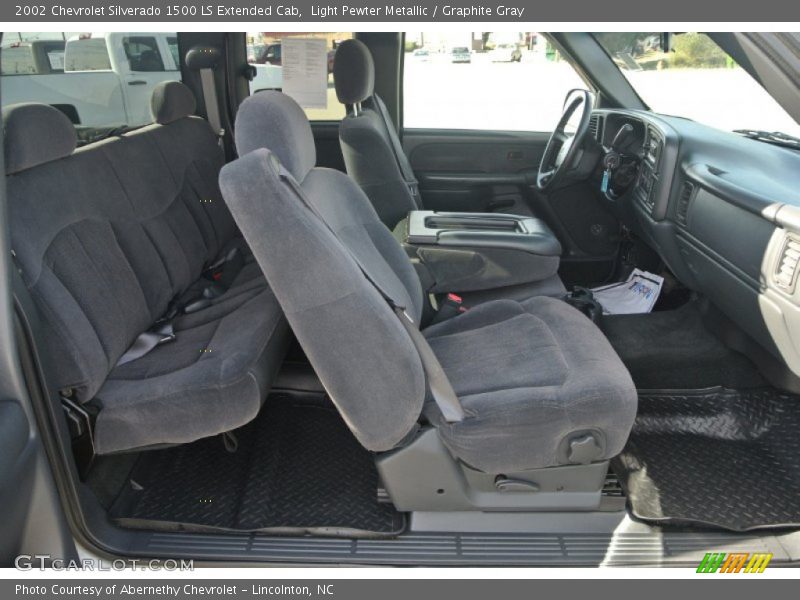 Light Pewter Metallic / Graphite Gray 2002 Chevrolet Silverado 1500 LS Extended Cab