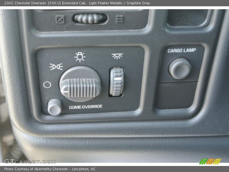 Light Pewter Metallic / Graphite Gray 2002 Chevrolet Silverado 1500 LS Extended Cab