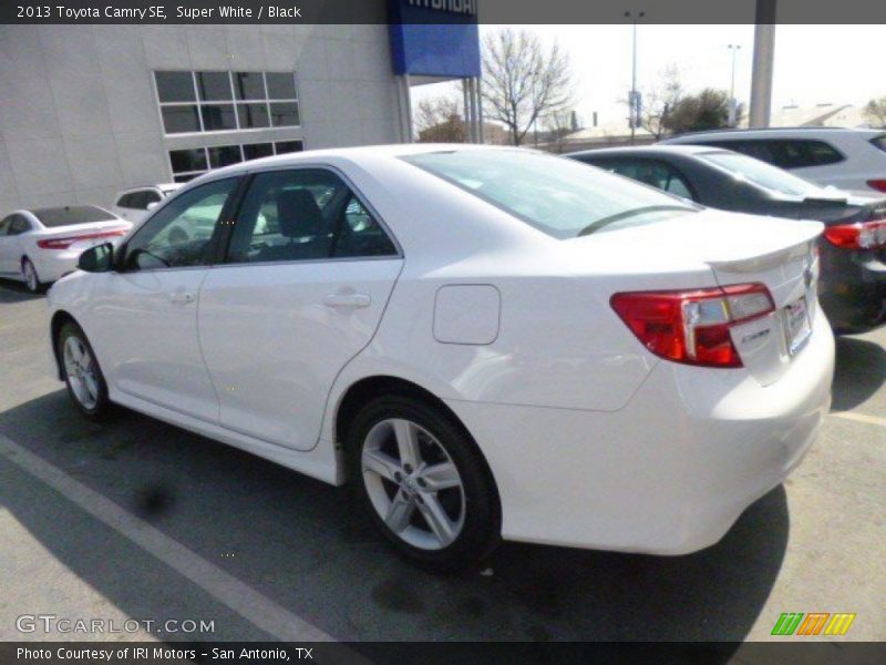 Super White / Black 2013 Toyota Camry SE