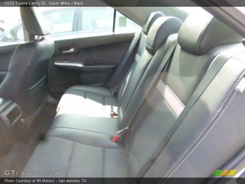 Super White / Black 2013 Toyota Camry SE
