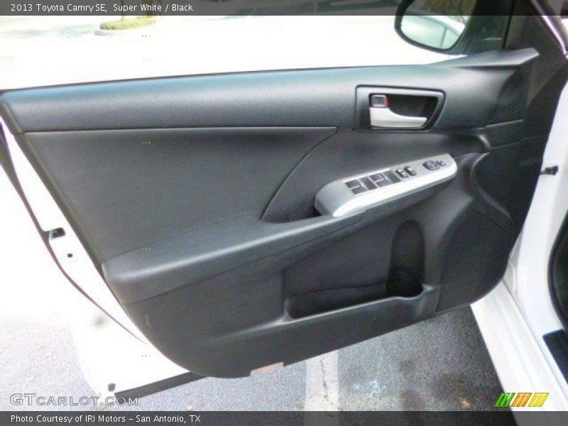 Super White / Black 2013 Toyota Camry SE