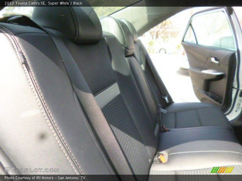 Super White / Black 2013 Toyota Camry SE
