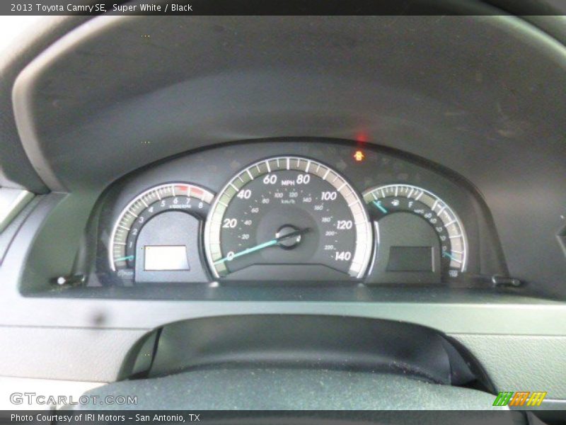 Super White / Black 2013 Toyota Camry SE