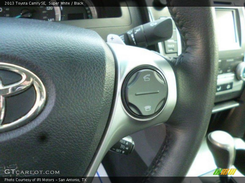 Super White / Black 2013 Toyota Camry SE