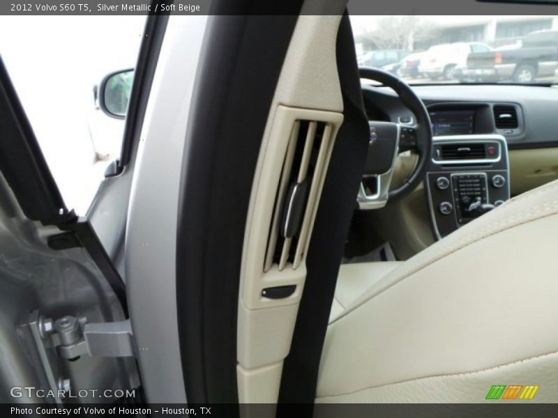 Silver Metallic / Soft Beige 2012 Volvo S60 T5