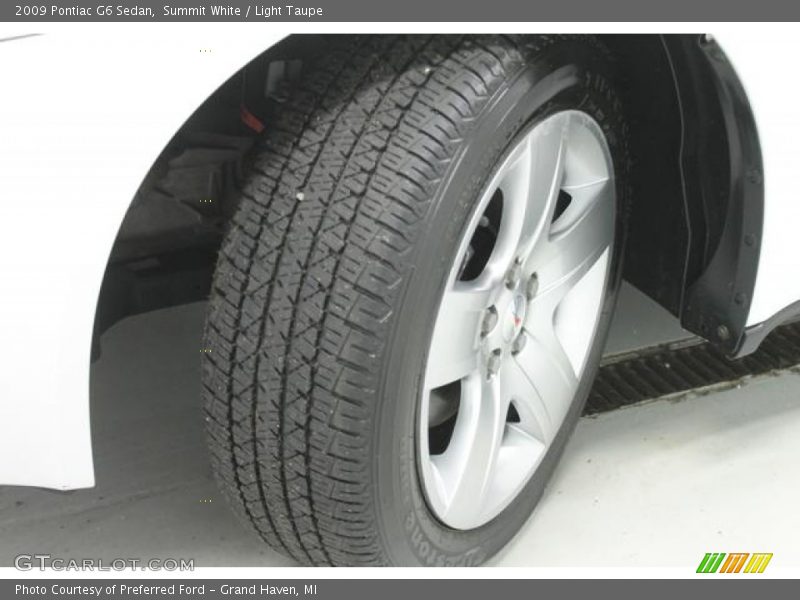 Summit White / Light Taupe 2009 Pontiac G6 Sedan
