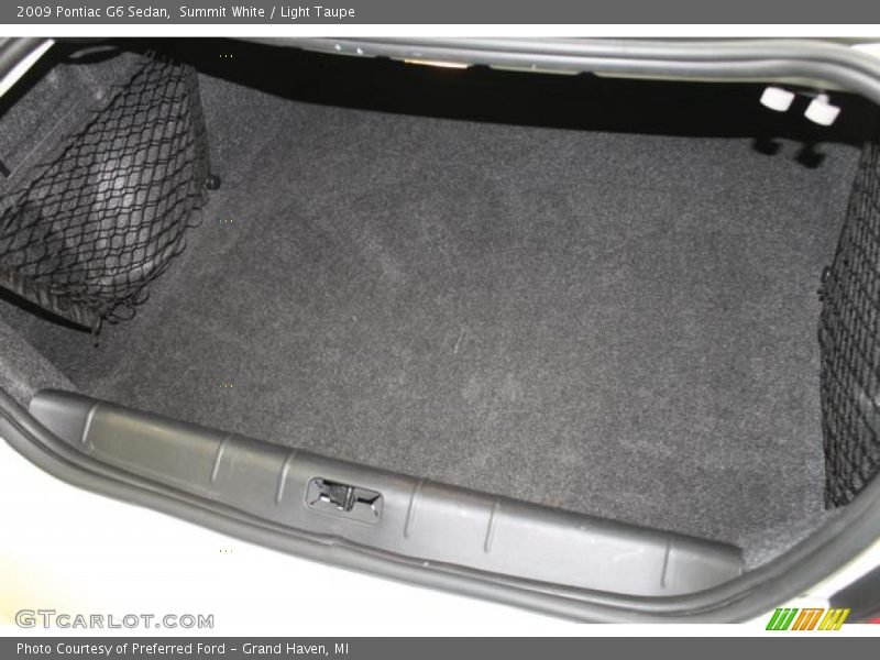 Summit White / Light Taupe 2009 Pontiac G6 Sedan