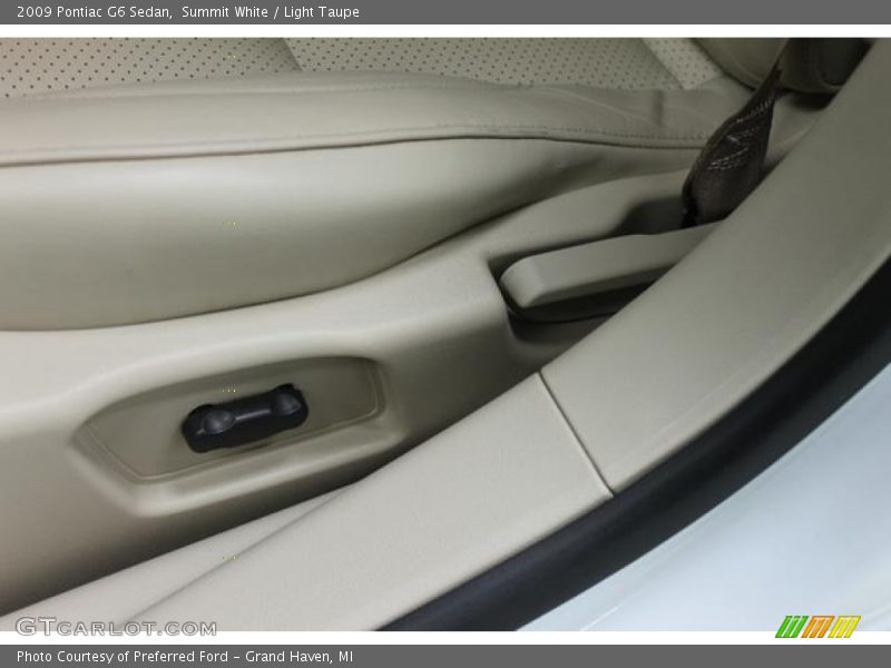 Summit White / Light Taupe 2009 Pontiac G6 Sedan