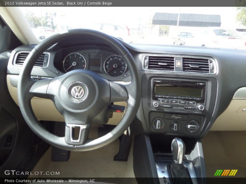 Black Uni / Cornsilk Beige 2013 Volkswagen Jetta SE Sedan