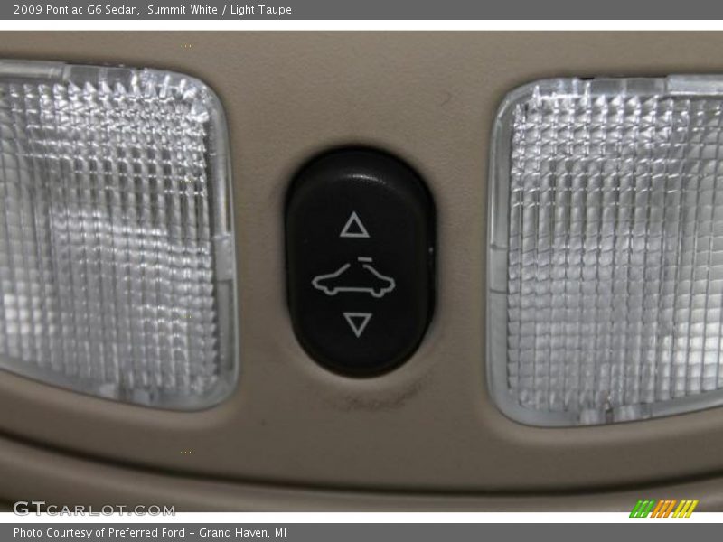 Summit White / Light Taupe 2009 Pontiac G6 Sedan