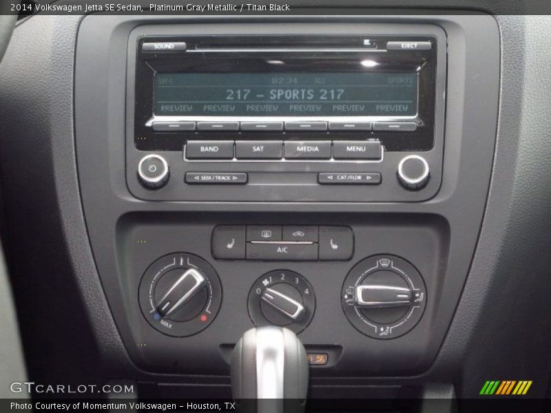 Platinum Gray Metallic / Titan Black 2014 Volkswagen Jetta SE Sedan