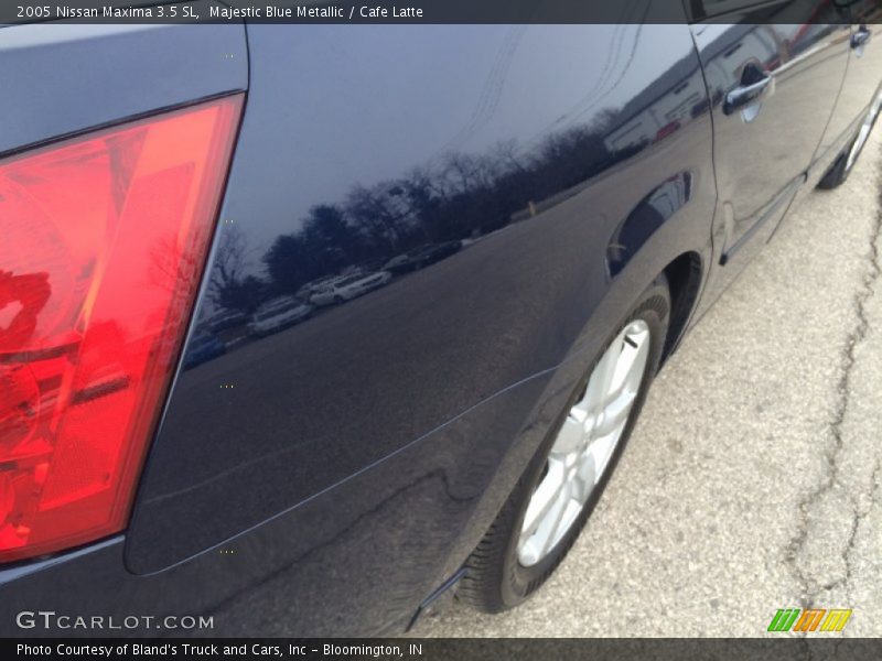 Majestic Blue Metallic / Cafe Latte 2005 Nissan Maxima 3.5 SL