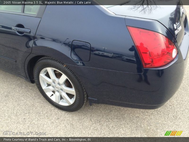 Majestic Blue Metallic / Cafe Latte 2005 Nissan Maxima 3.5 SL