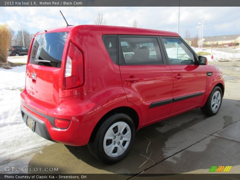 Molten Red / Black Cloth 2013 Kia Soul 1.6