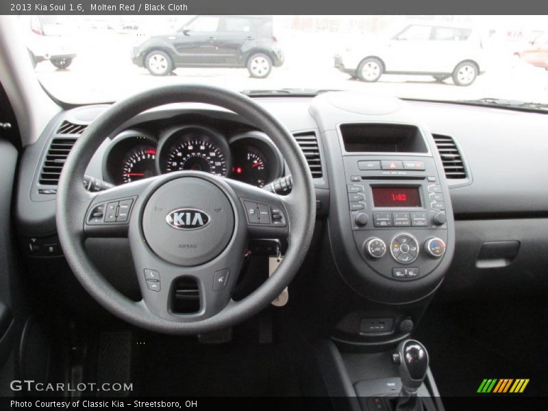 Molten Red / Black Cloth 2013 Kia Soul 1.6