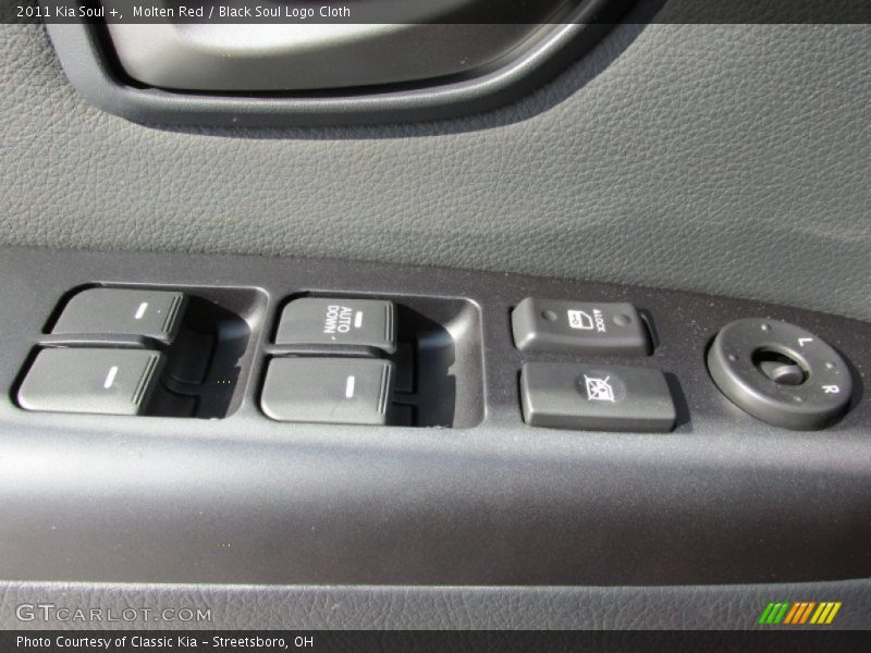 Molten Red / Black Soul Logo Cloth 2011 Kia Soul +
