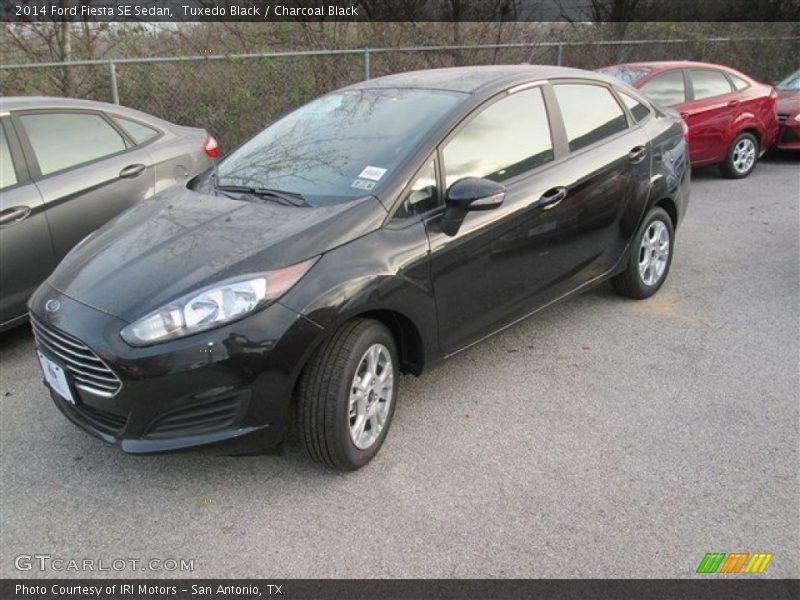 Tuxedo Black / Charcoal Black 2014 Ford Fiesta SE Sedan