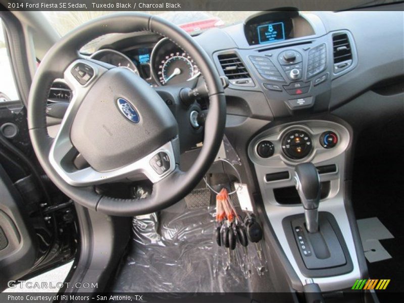 Tuxedo Black / Charcoal Black 2014 Ford Fiesta SE Sedan