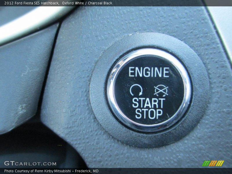 Oxford White / Charcoal Black 2012 Ford Fiesta SES Hatchback