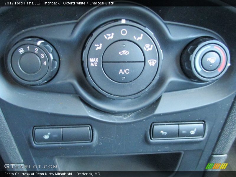 Oxford White / Charcoal Black 2012 Ford Fiesta SES Hatchback