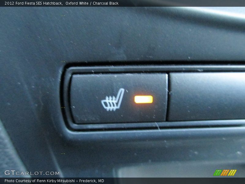Oxford White / Charcoal Black 2012 Ford Fiesta SES Hatchback