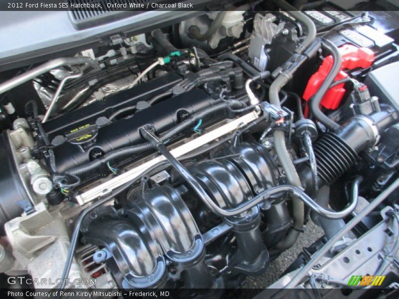 Oxford White / Charcoal Black 2012 Ford Fiesta SES Hatchback