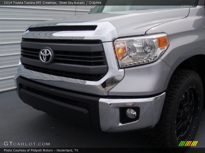 Silver Sky Metallic / Graphite 2014 Toyota Tundra SR5 Crewmax