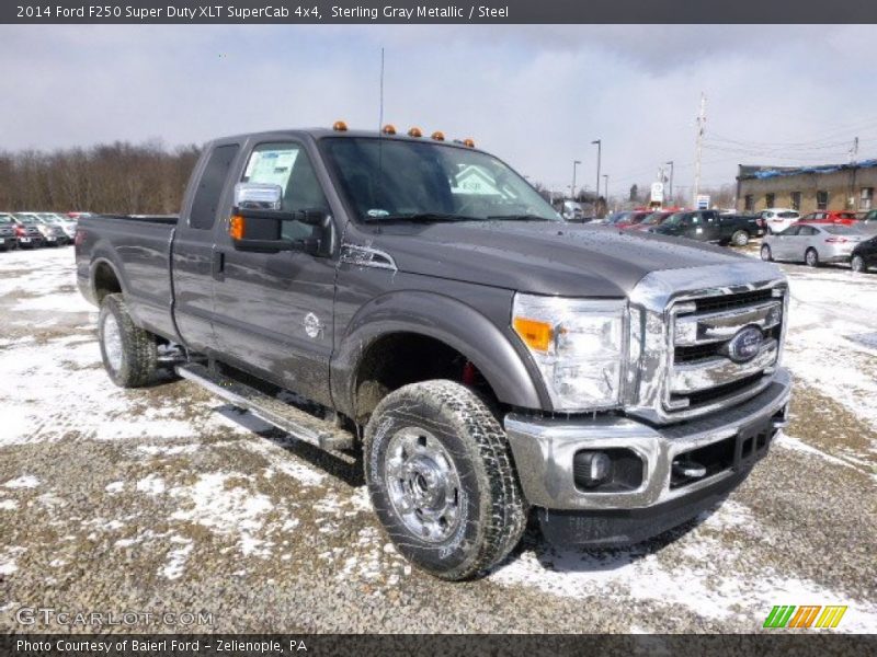 Front 3/4 View of 2014 F250 Super Duty XLT SuperCab 4x4