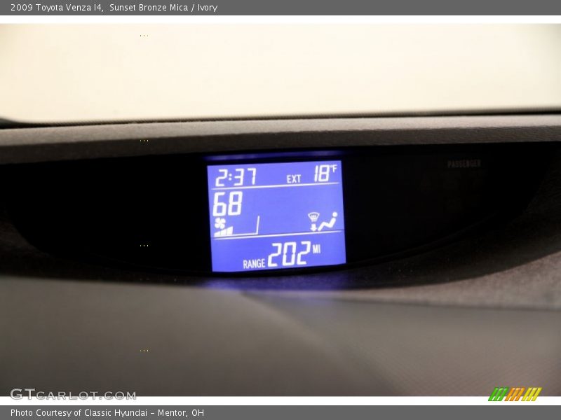 Sunset Bronze Mica / Ivory 2009 Toyota Venza I4
