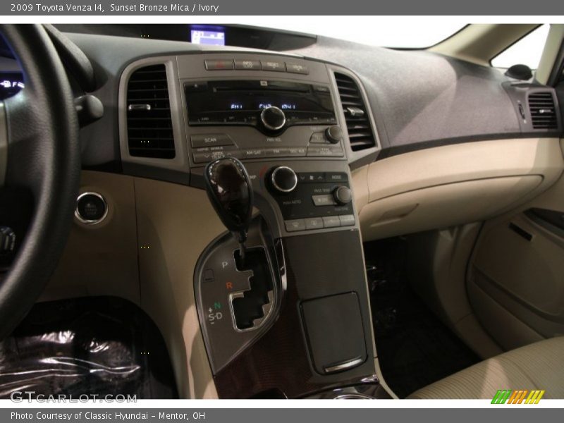 Sunset Bronze Mica / Ivory 2009 Toyota Venza I4