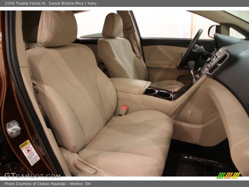 Sunset Bronze Mica / Ivory 2009 Toyota Venza I4