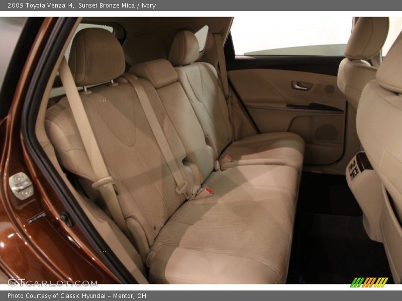 Sunset Bronze Mica / Ivory 2009 Toyota Venza I4