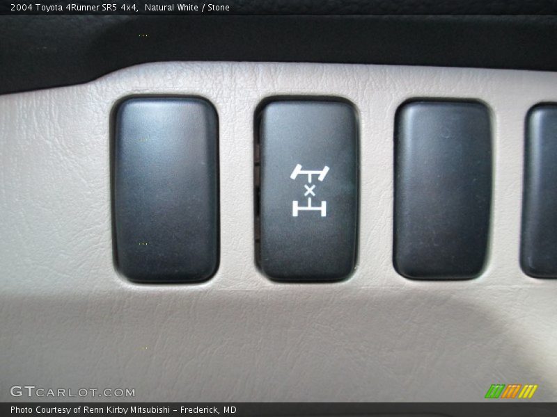Natural White / Stone 2004 Toyota 4Runner SR5 4x4
