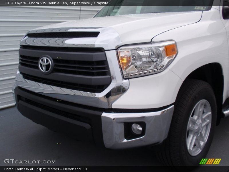 Super White / Graphite 2014 Toyota Tundra SR5 Double Cab